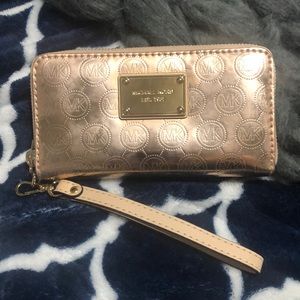 Michael Kors rose gold metallic wallet